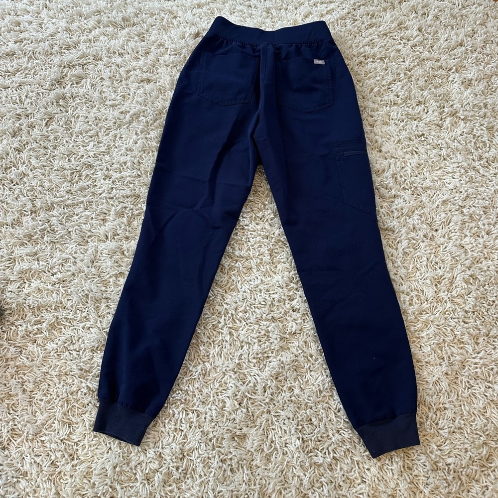 Figs Women's High Waisted Zamora Jogger Scrub Pants - Navy - Picture 5 of 6
